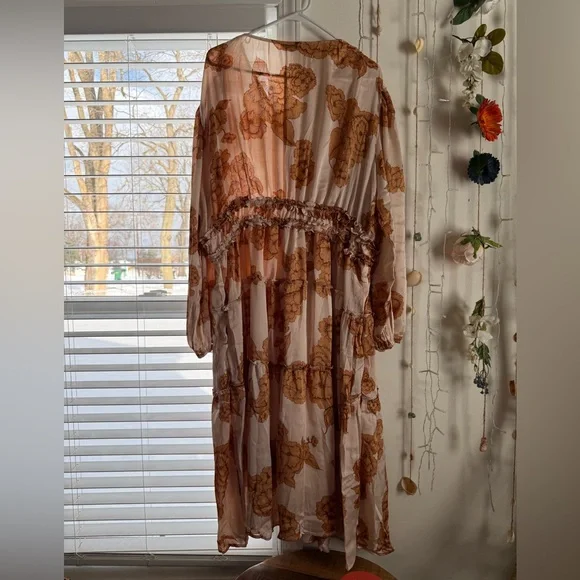 🤎 Polagram Cream & Tan Floral Midi Dress 🤎 - Picture 2 of 5